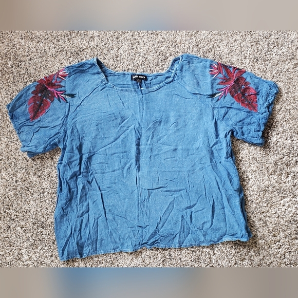 Style Envy| Boxy Floral Embroidered Blouse - Picture 1 of 5